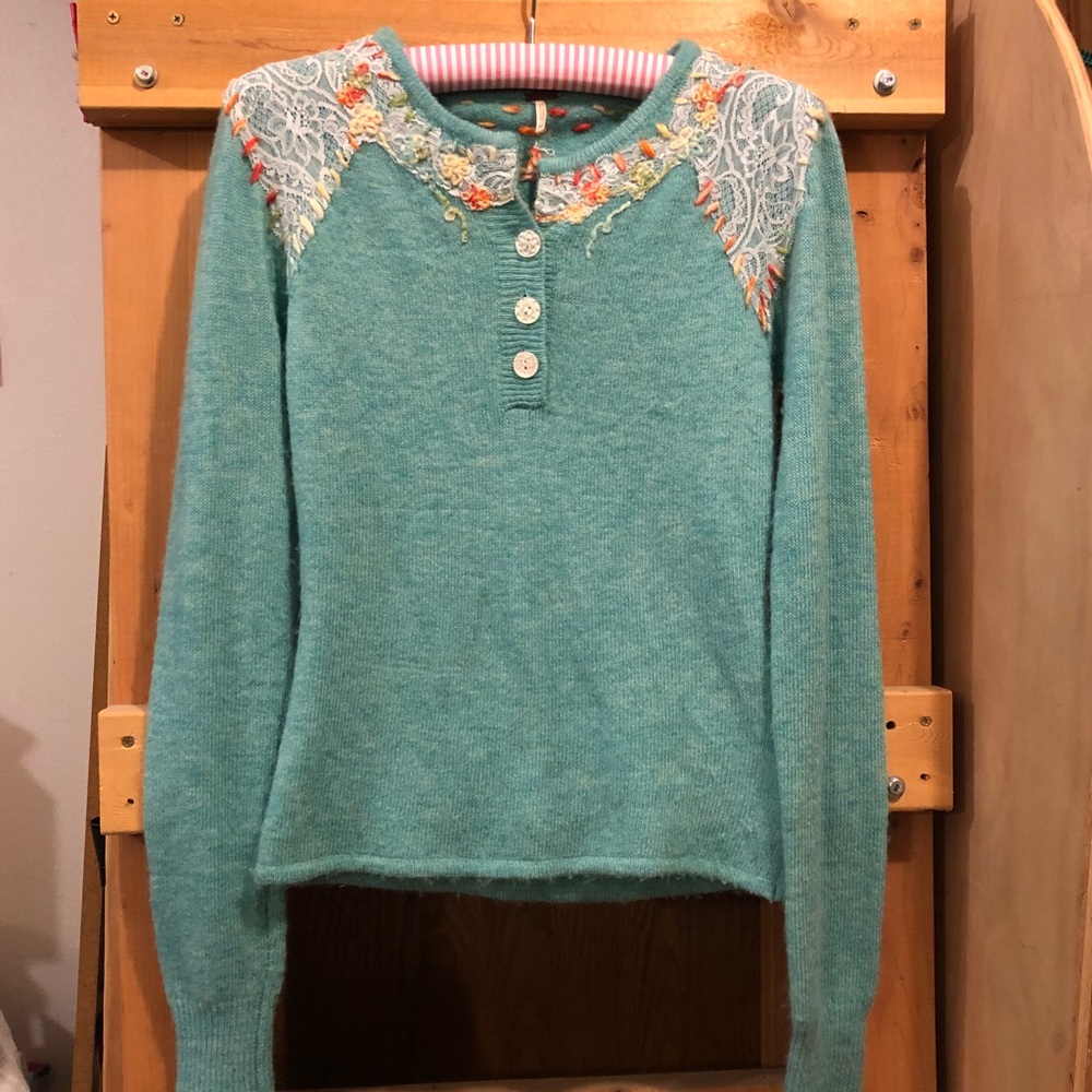 LAST CHANCE Adorable & Unique Super Soft Sweater